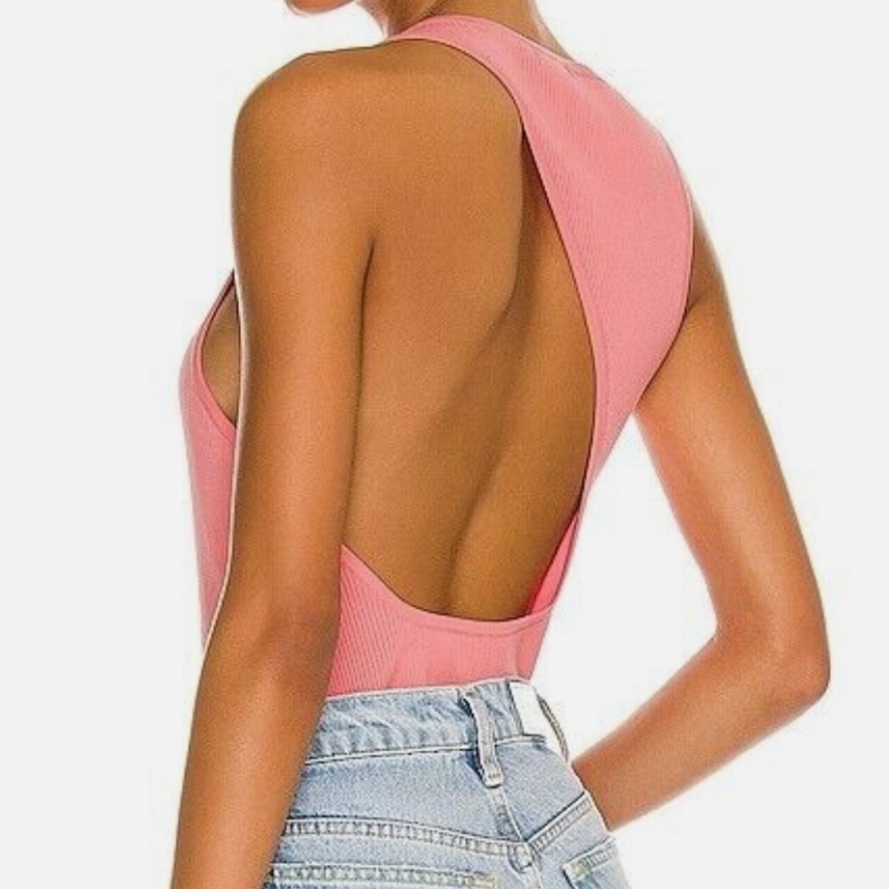 NWT 525 America - Revolve Tank Top - Coral